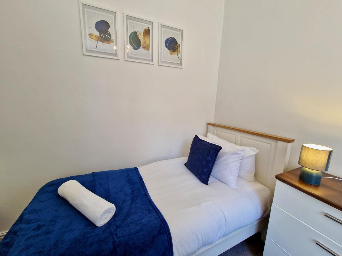 Incredible Private Rooms All With Private Bathrooms In A Fully Serviced House Next To City Centre With Free Parking Coventry Eksteriør bilde
