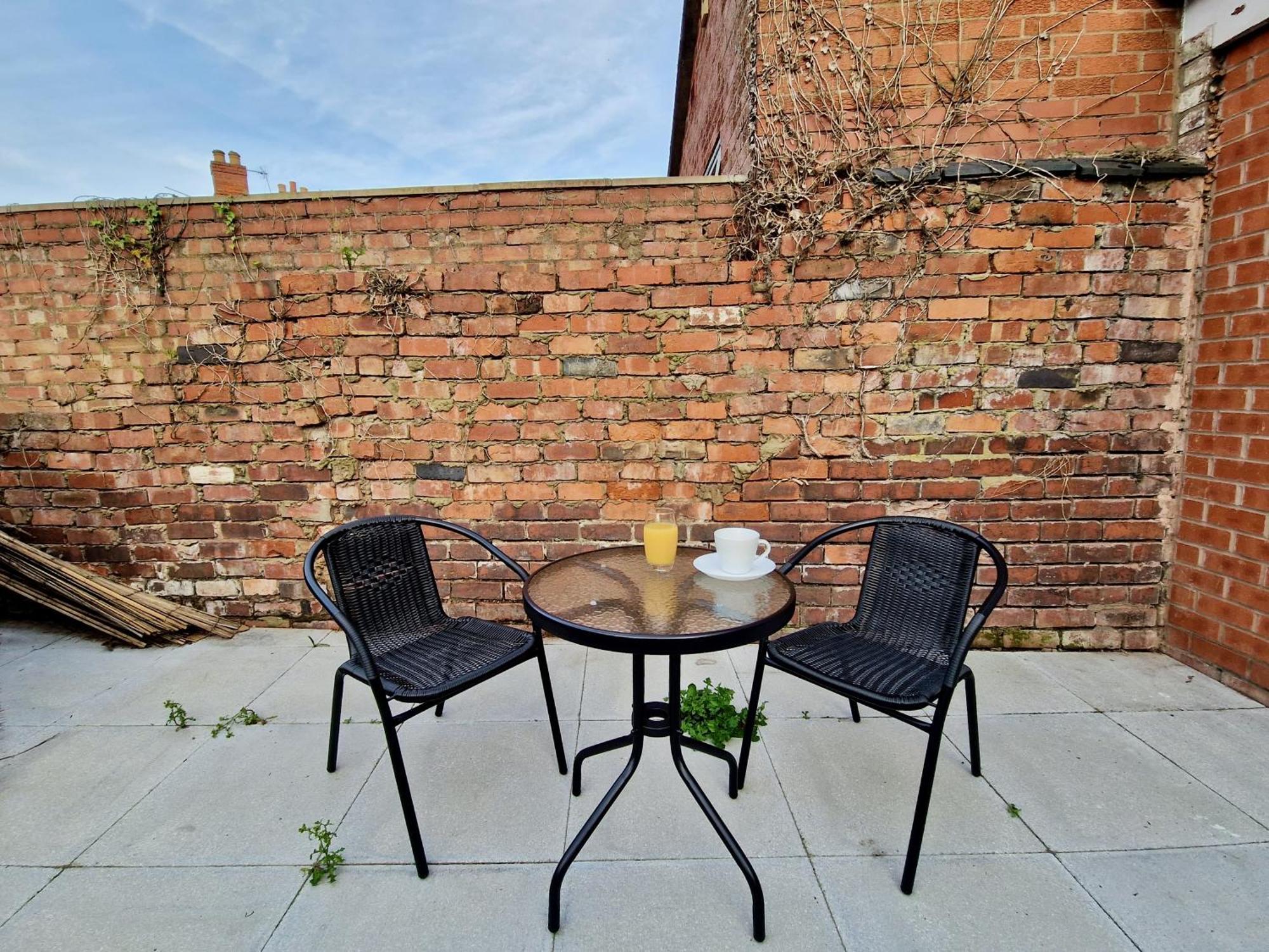 Incredible Private Rooms All With Private Bathrooms In A Fully Serviced House Next To City Centre With Free Parking Coventry Eksteriør bilde